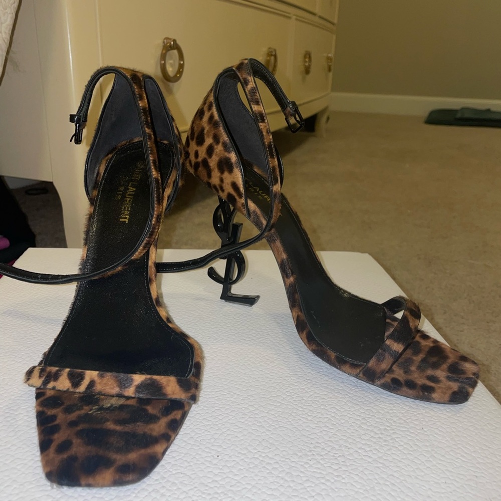 Saint Laurent Opyum Pony style leopard heel